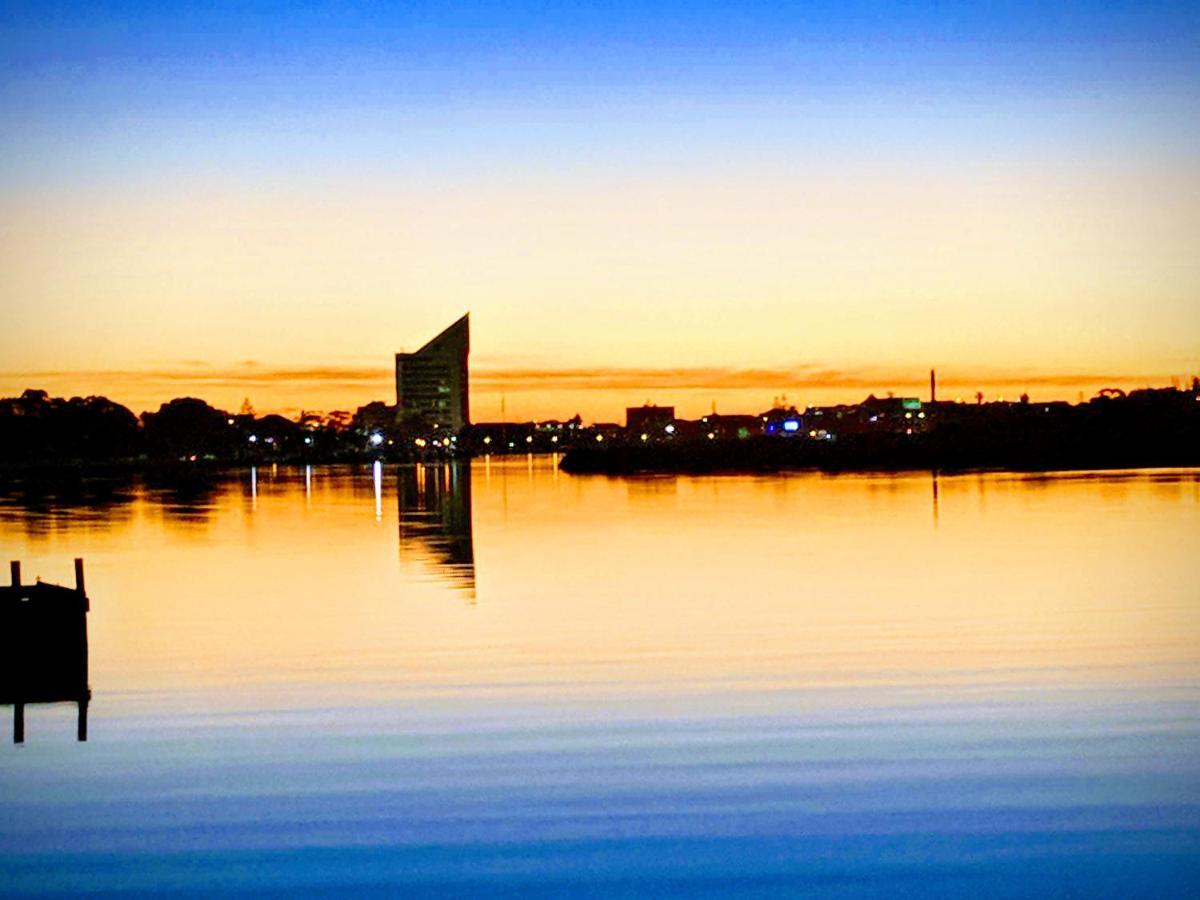 Bunbury'S Most Convenient Location Luaran gambar