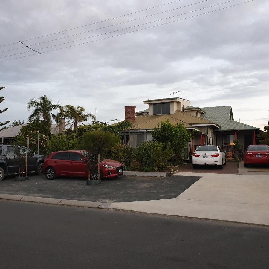 Bunbury'S Most Convenient Location Luaran gambar